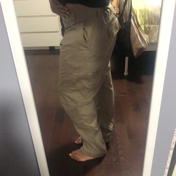 Beige cargo pants oversized - Picture 6 of 8